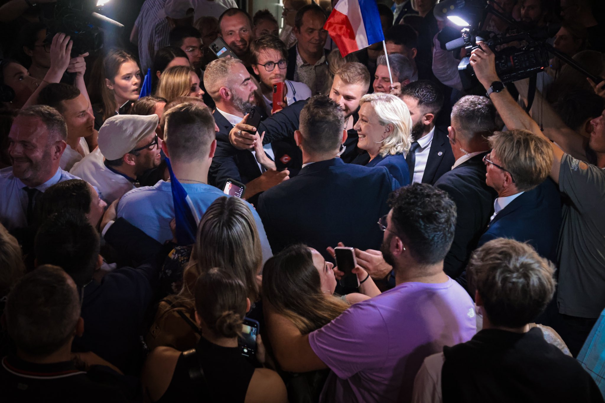Lewica triumfuje w wyborach we Francji? Sondaże wskazują na zaskakujący wynik