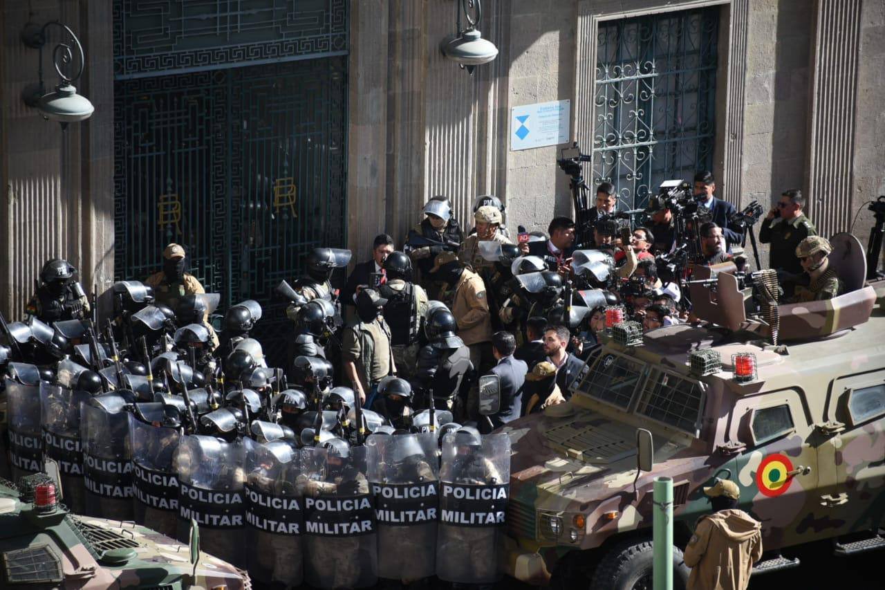Zamach stanu w Boliwii. Wojsko na ulicach La Paz