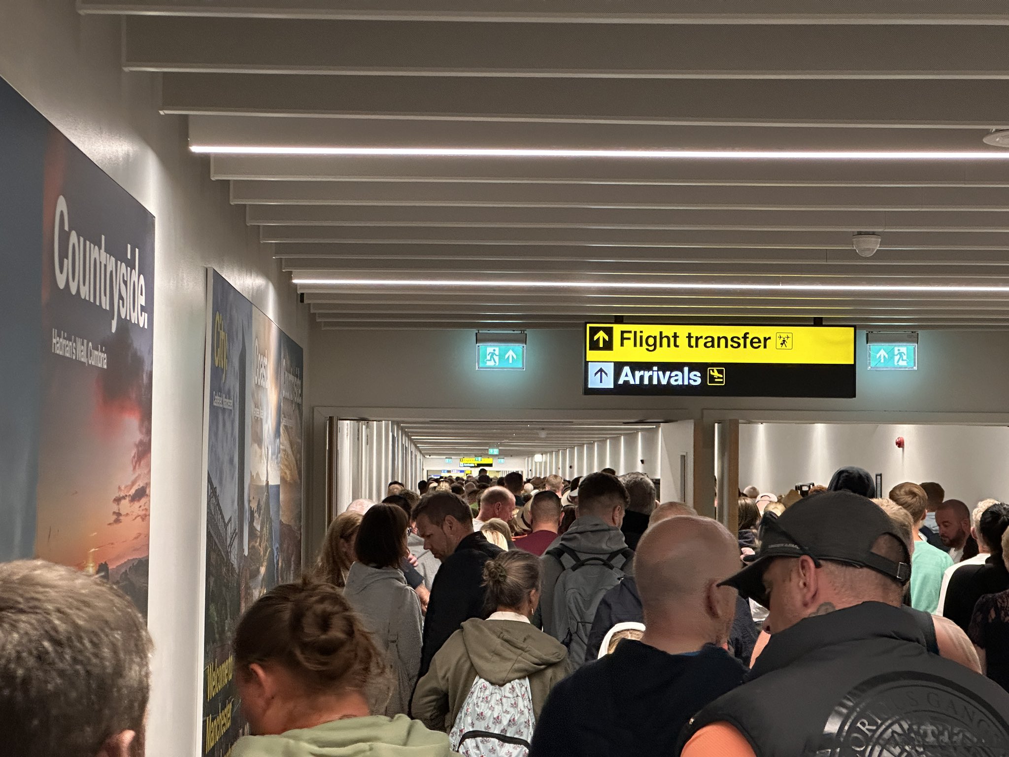 Wielka Brytania. Chaos na lotnisku w Manchesterze po awarii prądu